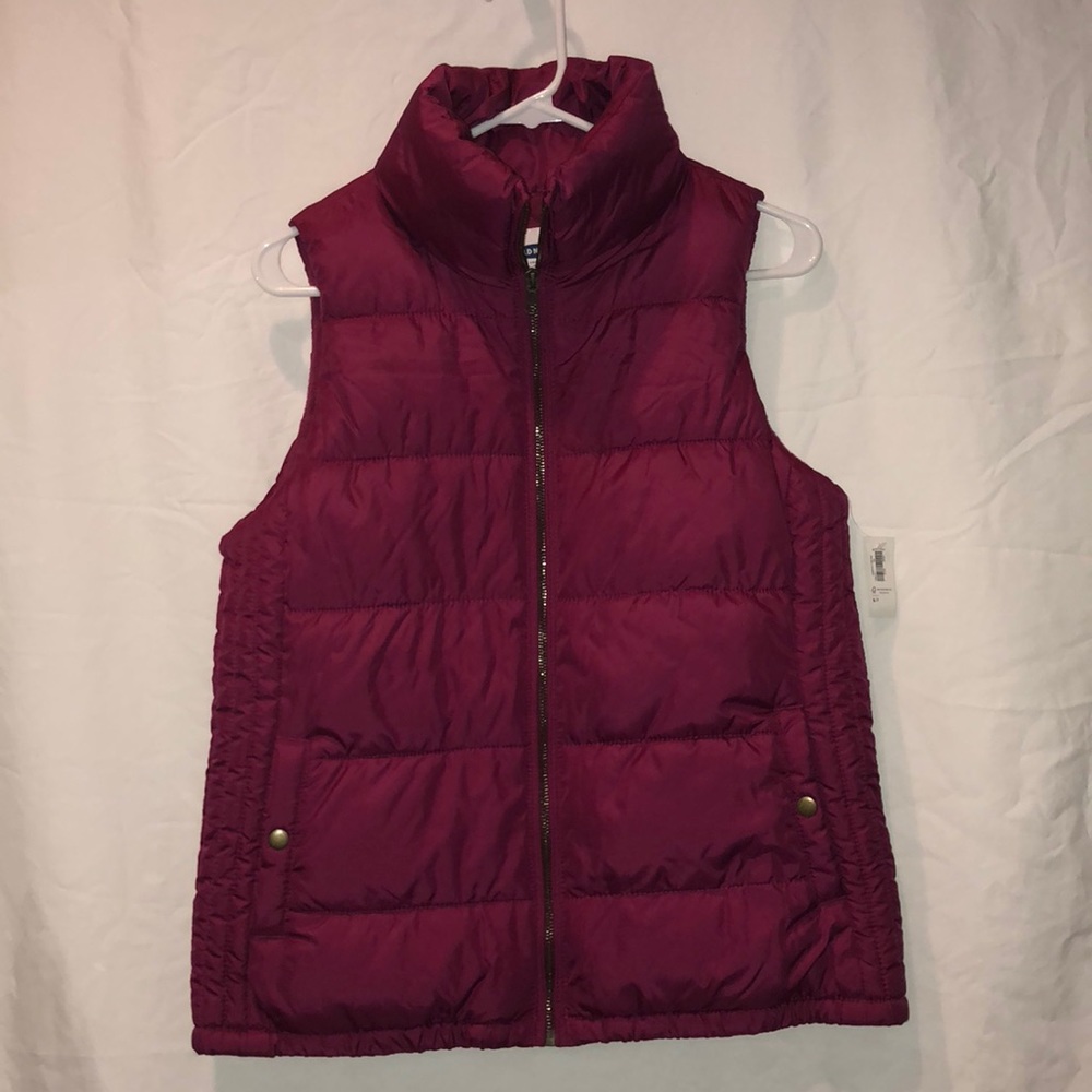 New with tags- Old Navy maroon woman’s vest